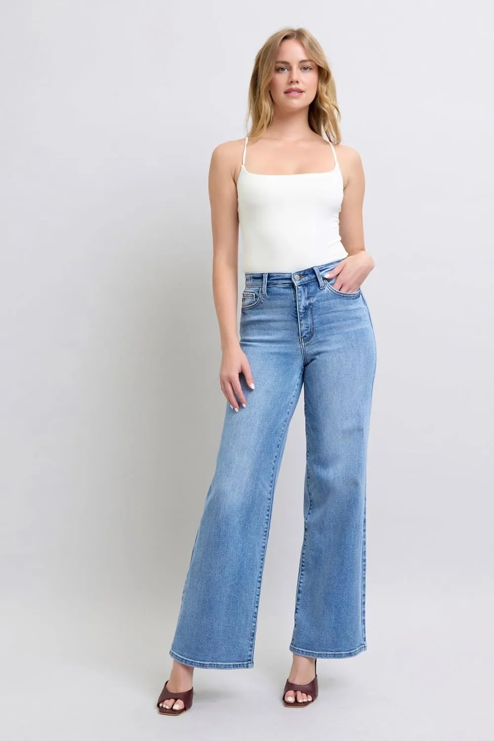 High-Waisted Vintage Wash Retro Wide Leg Jeans  Classic Comfort, Modern Flair-82625