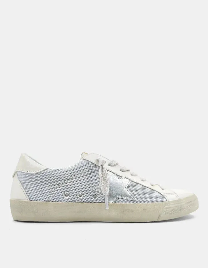 Pilar Low Top Sneaker